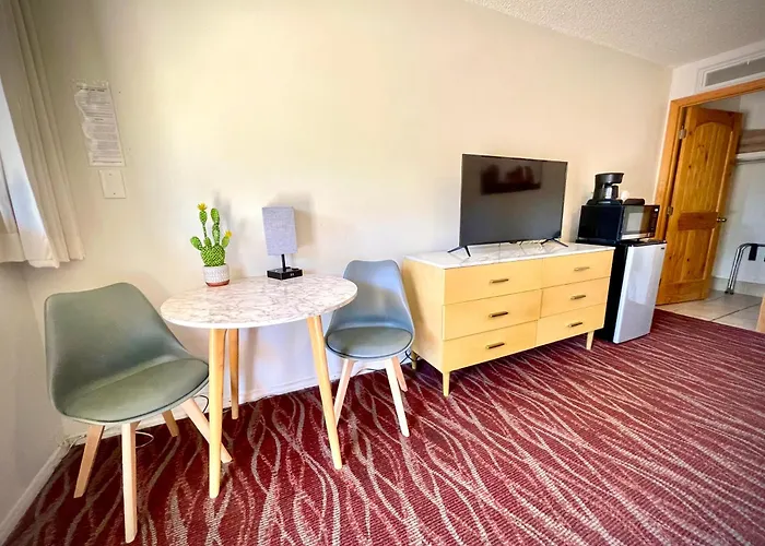 Sugar Loaf Motel 2*